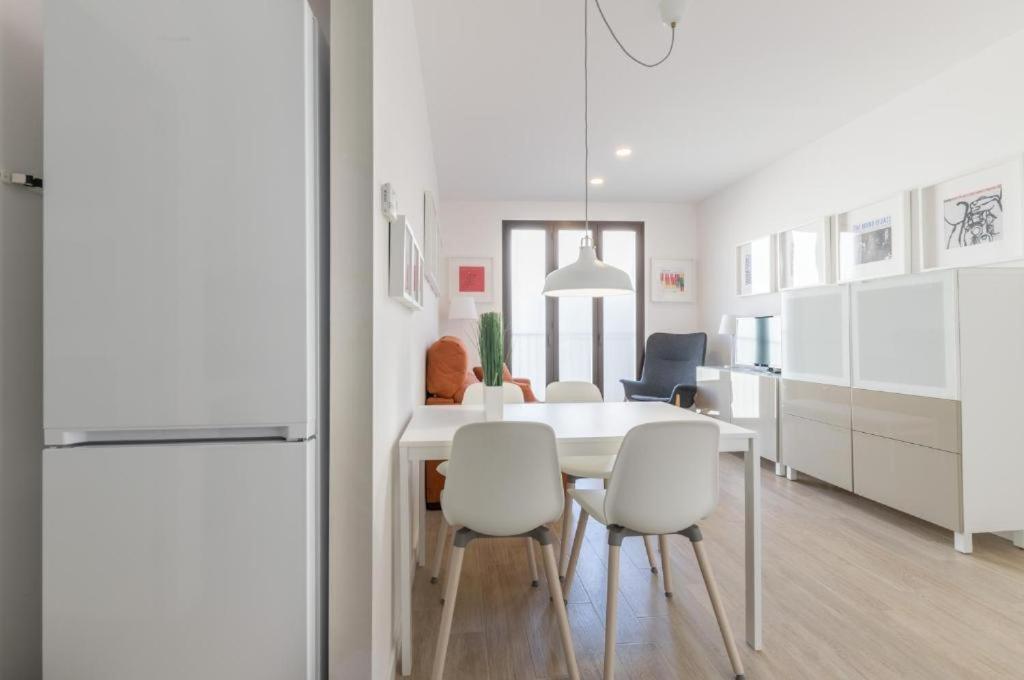Apartamentos Mercado Central バレンシア エクステリア 写真
